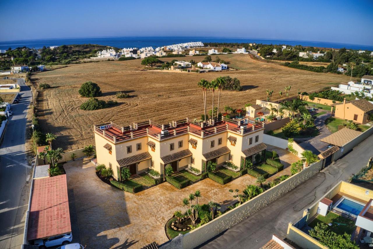 Apartamentos Villafaro Conil Conil De La Frontera Exterior photo