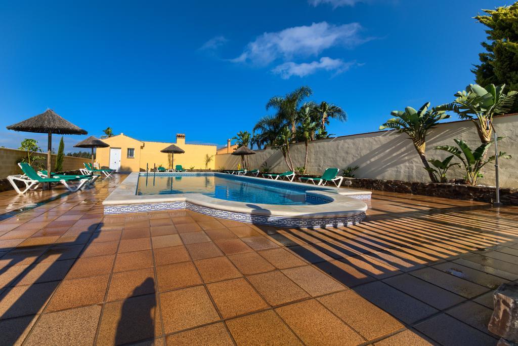 Apartamentos Villafaro Conil Conil De La Frontera Exterior photo