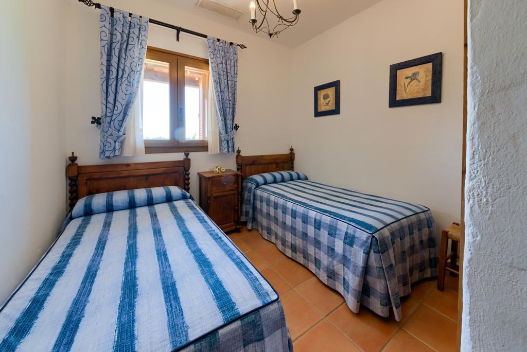 Apartamentos Villafaro Conil Conil De La Frontera Exterior photo